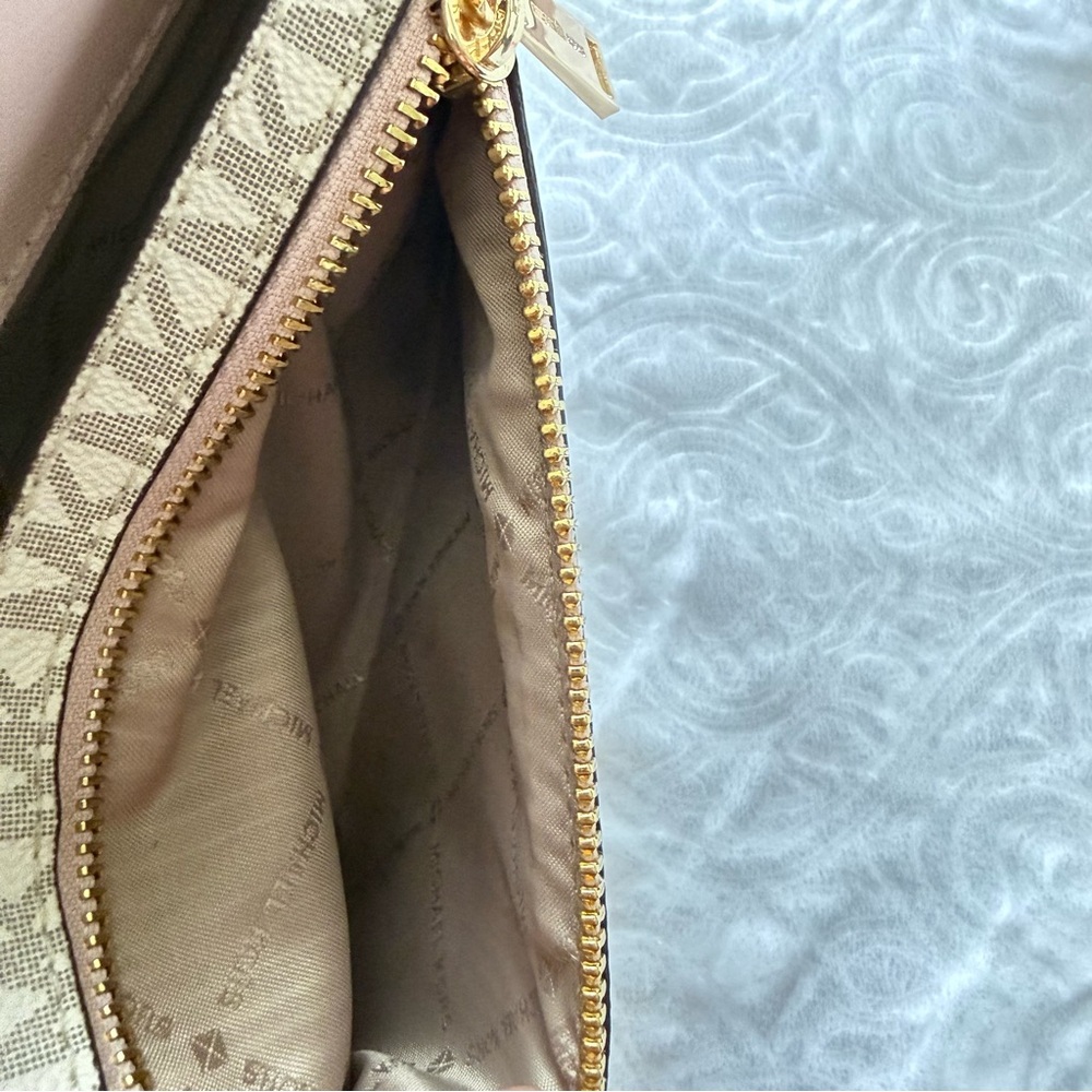 Michael Kors Jet Set Crossbody Logo Vanilla Pink - Picture 8 of 12